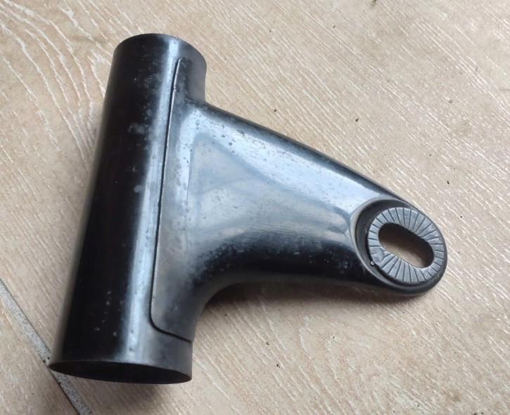 Scheinwerferhalter rechts gebraucht für BMW R Modelle (1967-1980) Scheinwerferhalter rechts gebraucht für BMW R Modelle (1967-1980)