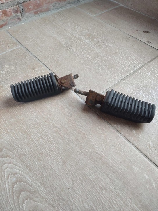 Soziusfussrasten SET gebraucht für BMW 2V Boxer Modelle
