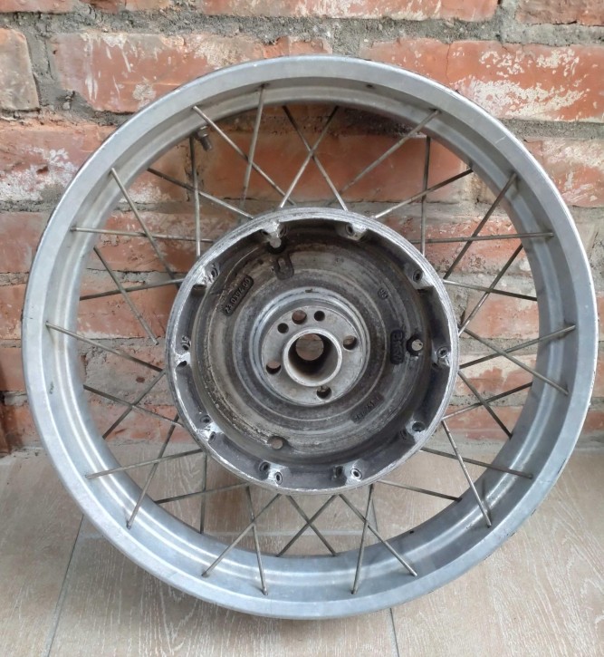 original Hinterrad 2,5 x 17 Zoll für BMW gebraucht Speiche defekt