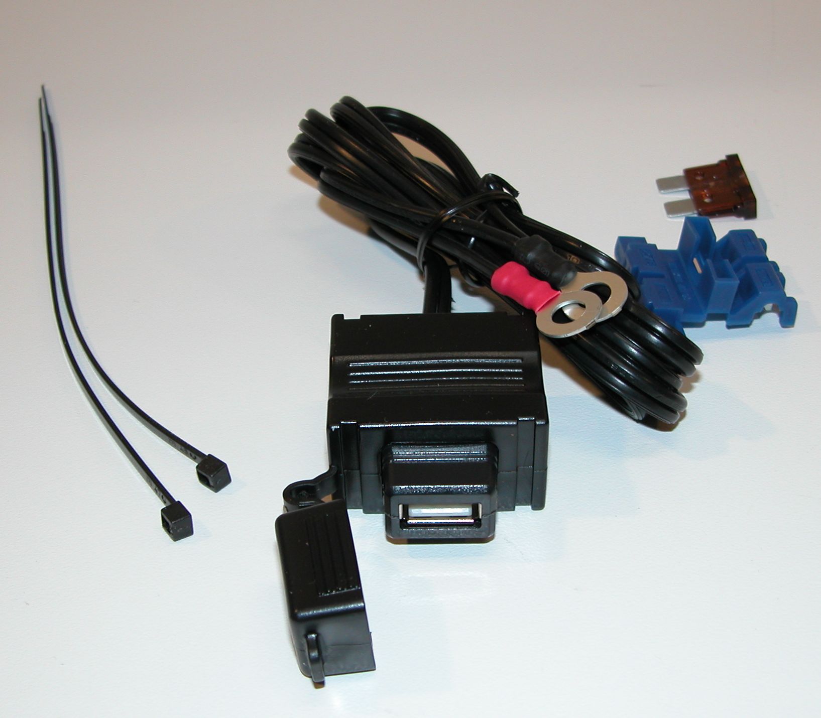 USB Steckdose mit Sicherung ideal zur Montage am Motorrad