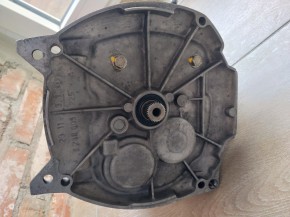 gebrauchtes BMW R2V Getriebe in schwarz, überholt und optimiert